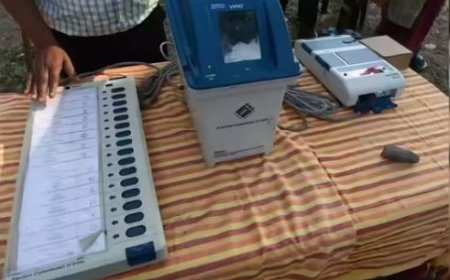निवडणूक तयारीला वेग; आयुक्त डॉ. सचिन ओम्बासे यांची EVM व मतमोजणी ठिकाणांना भेट.
